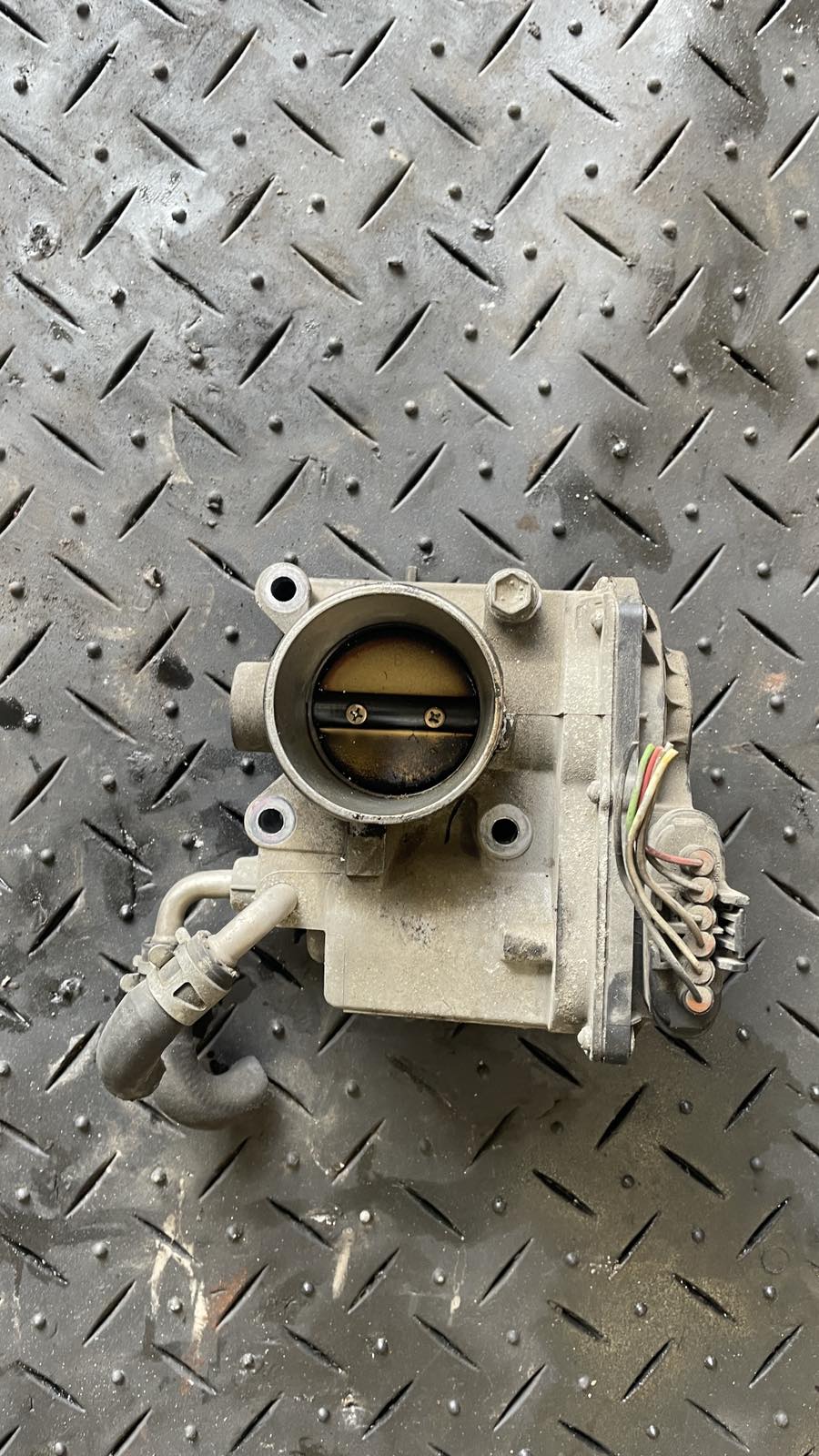 Πεταλούδα Γκαζιού Toyota Corolla Verso ’05 Προσφορά