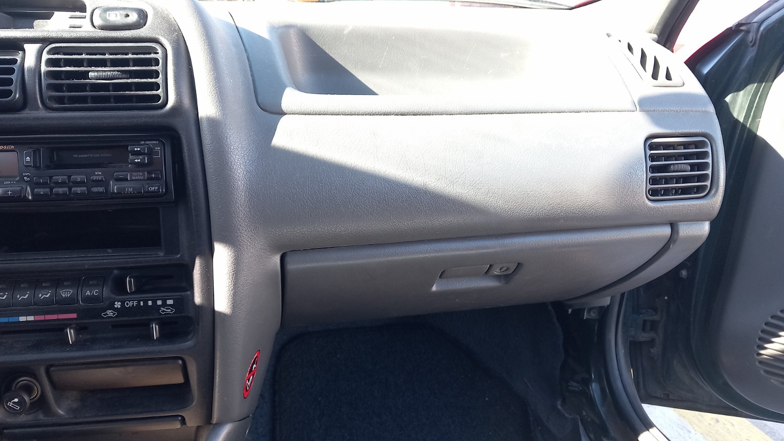 Ντουλαπάκι Suzuki Baleno ‘00 Προσφορά