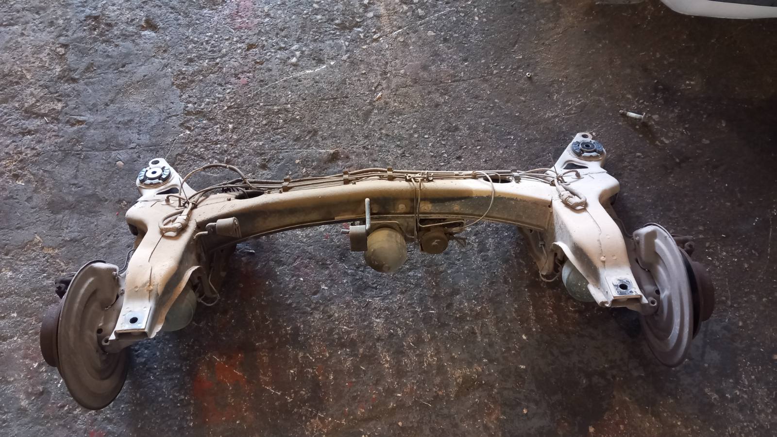 Άξονας Πίσω Citroen Xantia ’94 Προσφορά