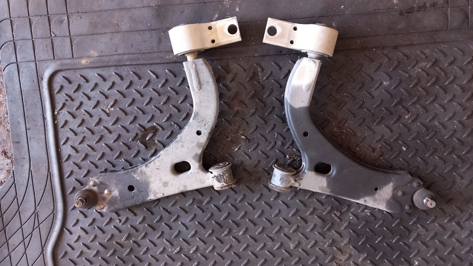 Ψαλίδια Mazda 2 ’05 Προσφορά