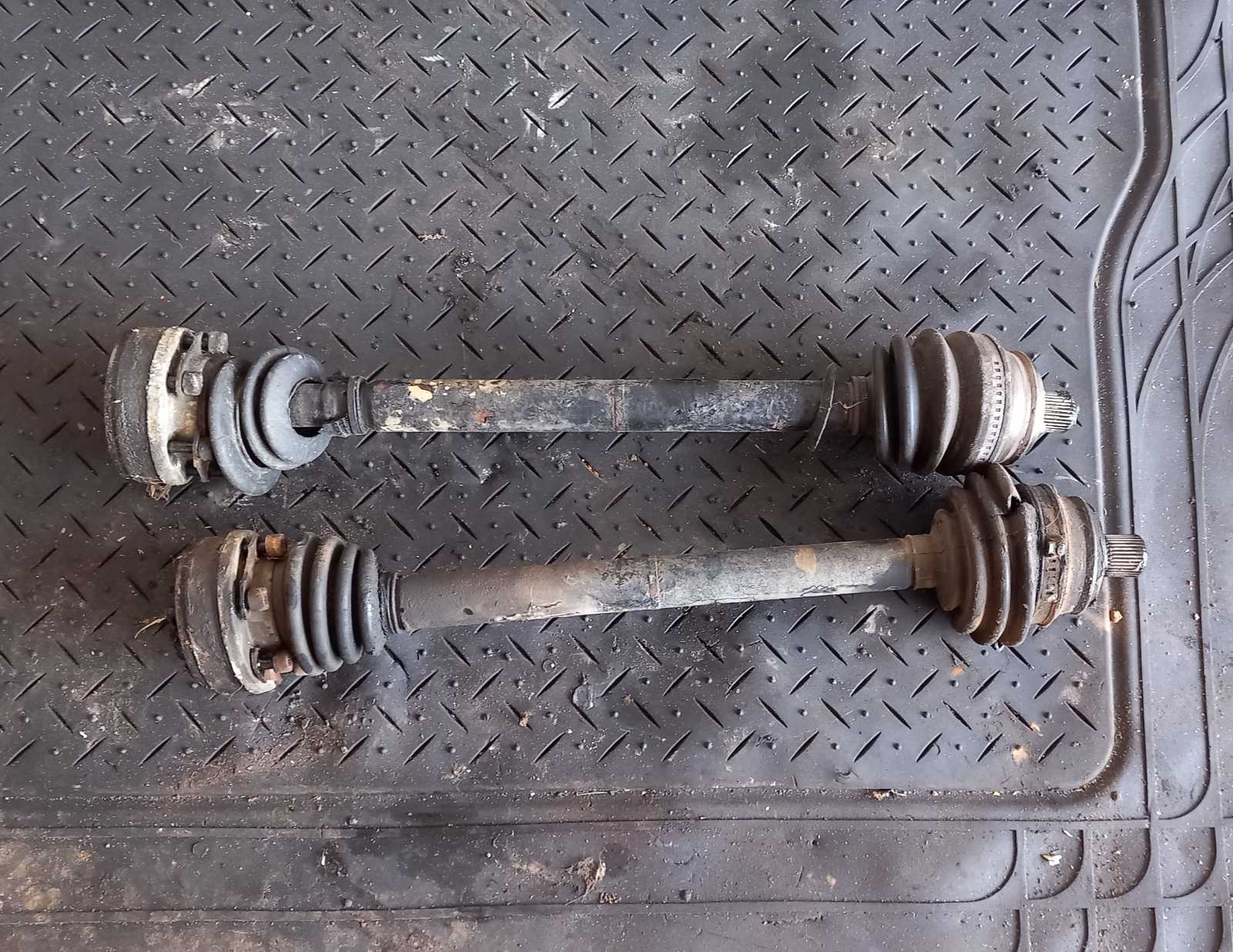 Ημιαξόνιο Αριστερό-Δεξί Audi 80 ’90 Προσφορά