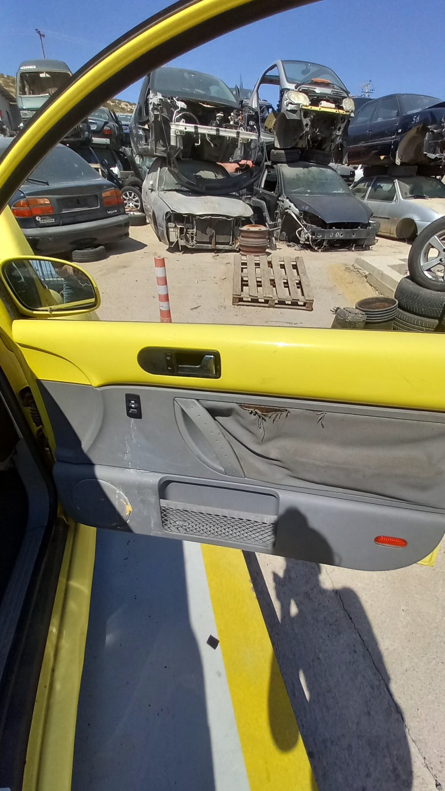 Μεντεσέδες Πορτών Volkswagen New Beetle ‘03 Προσφορά