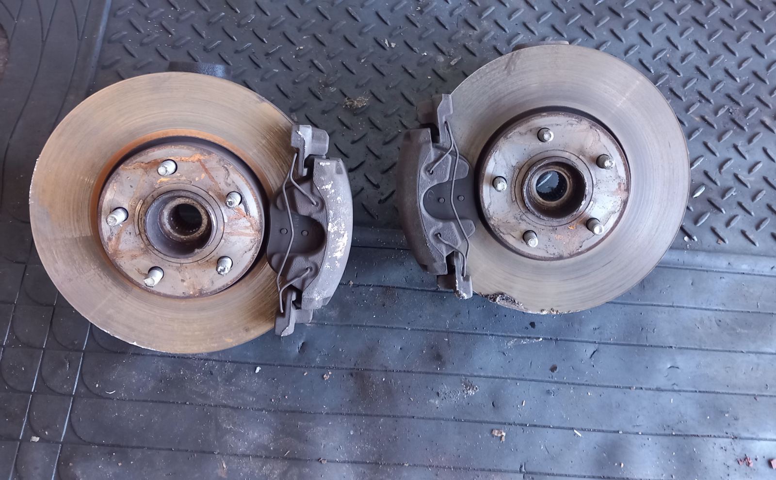 Ακραξόνια Εμπρός Ford Focus ’13 Προσφορά