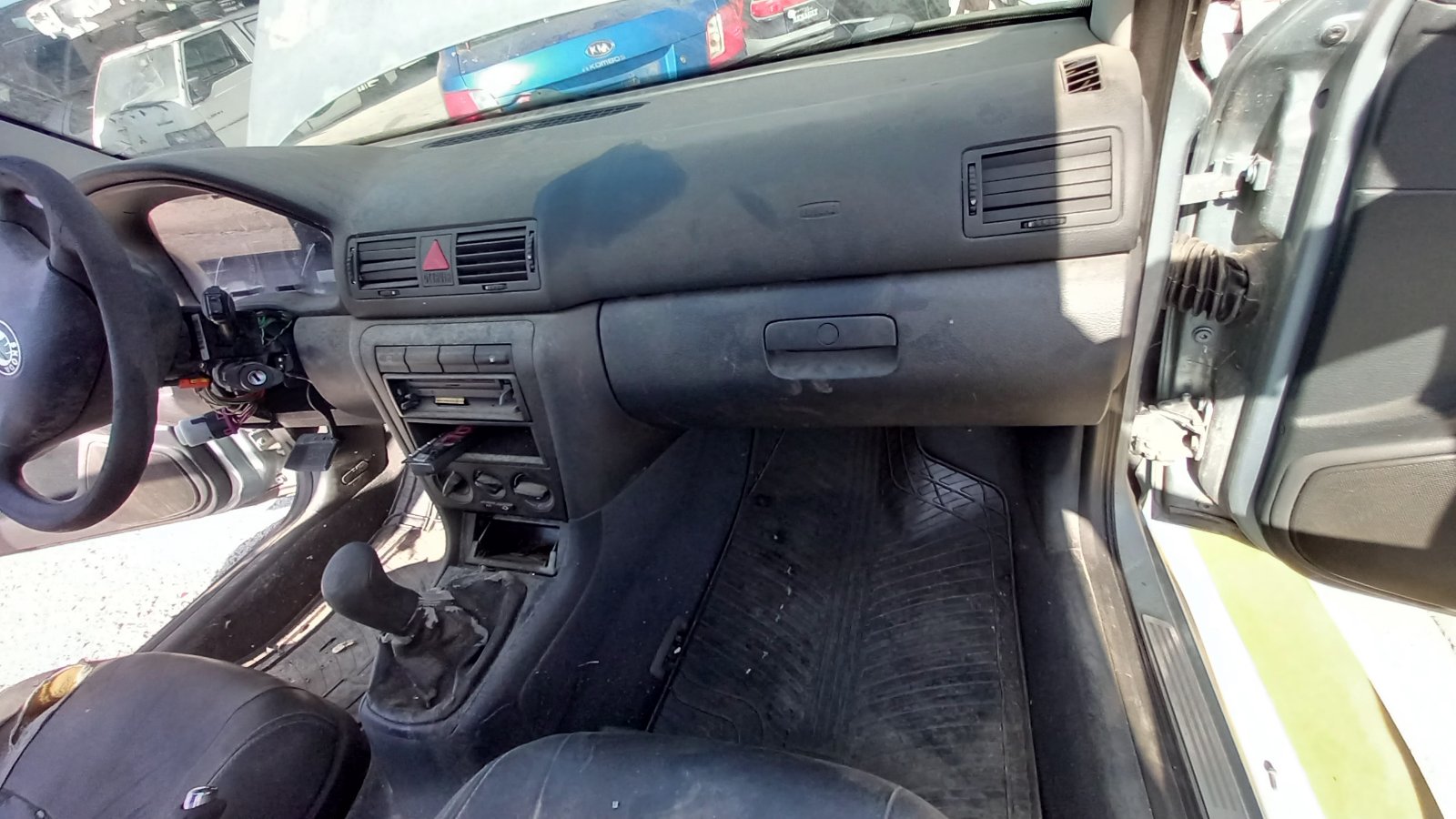 Ντουλαπάκι Skoda Octavia ’04 Προσφορά