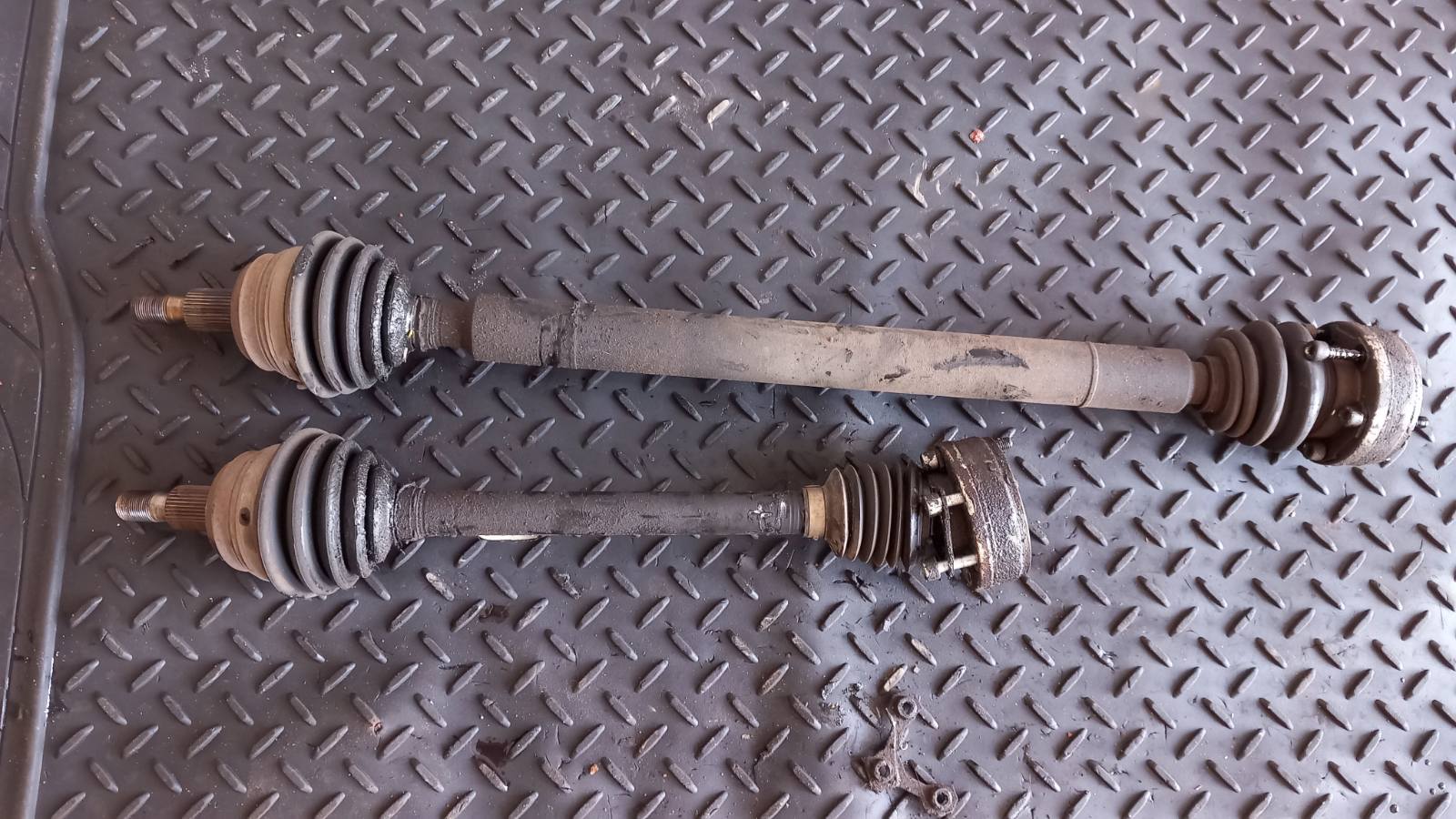 Ημιαξόνιο Αριστερό-Δεξί Skoda Octavia ’03 Προσφορά