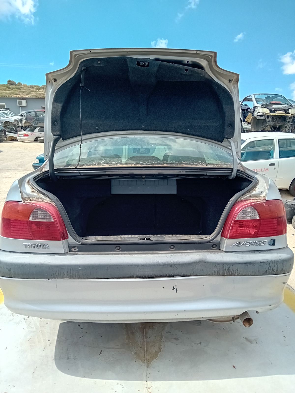 Πορτμπαγκάζ Toyota Avensis ’99 Προσφορά