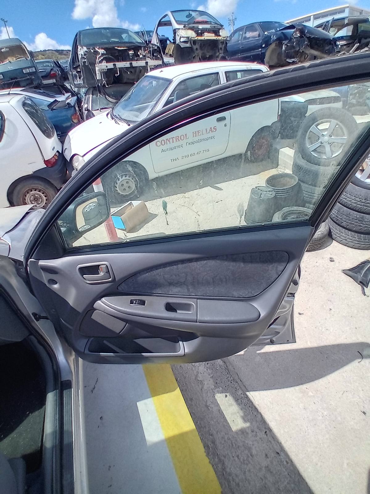 Πάνελ Πορτών Toyota Avensis ’99 Προσφορά