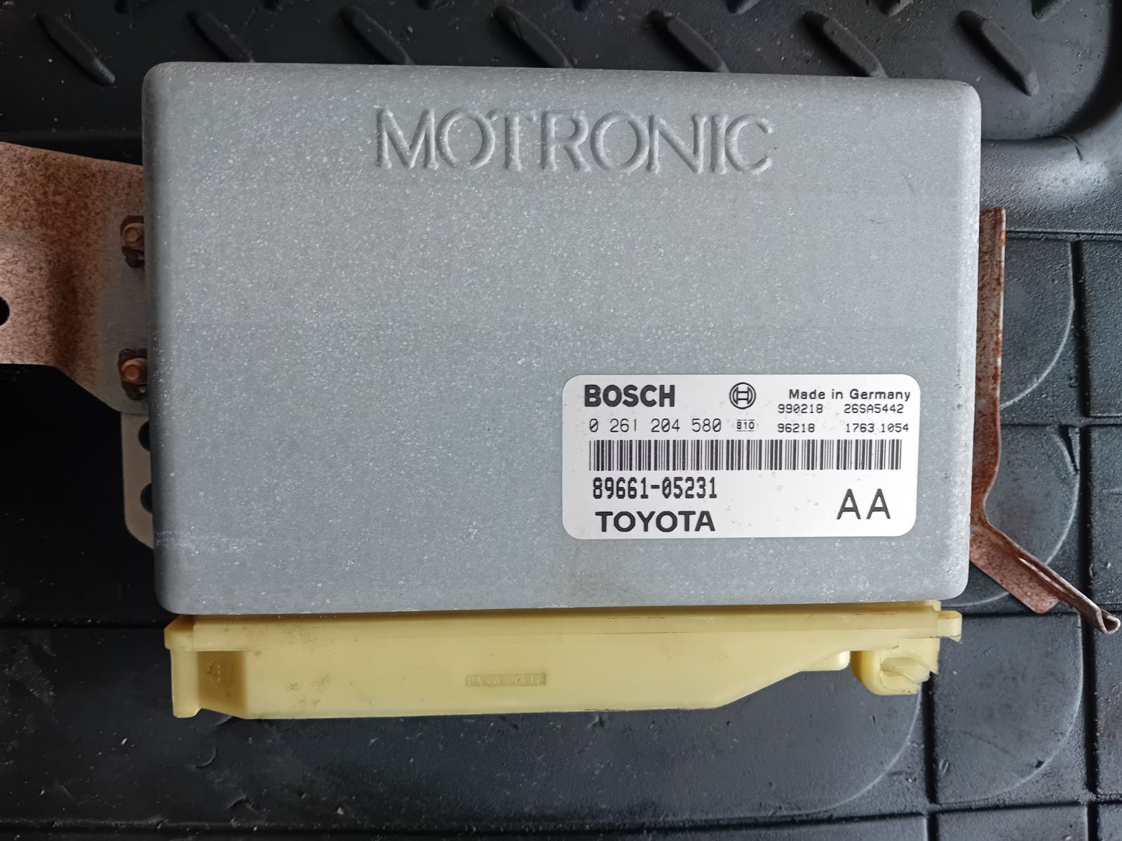 Εγκέφαλος Κινητήρα Σετ ( 8966105231 ) Toyota Avensis ’99 Προσφορά