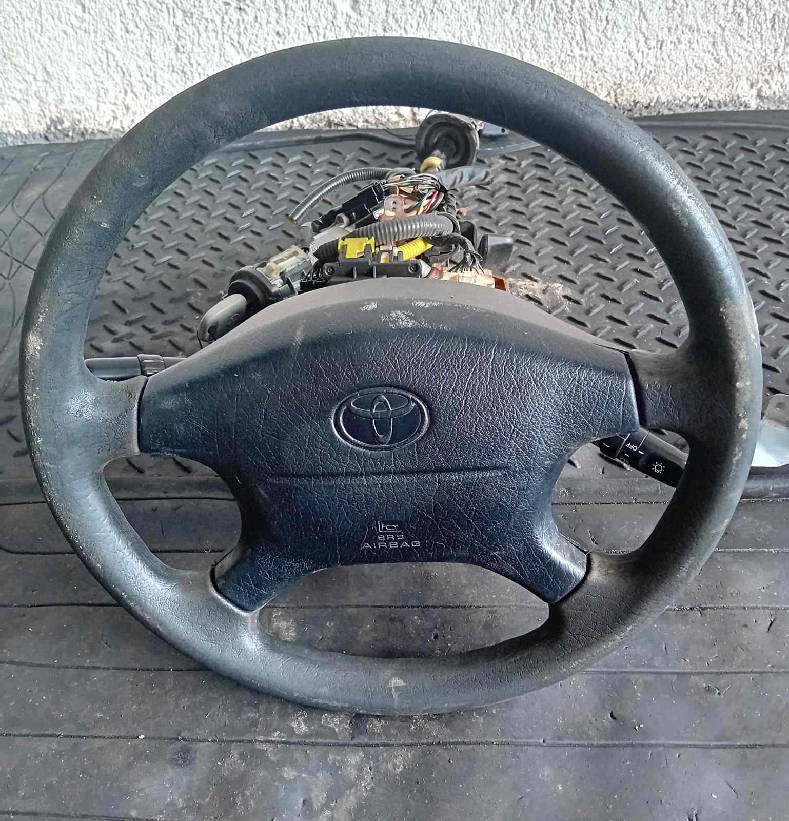 Τιμόνι (Βολάν) Toyota Avensis ’99 Προσφορά
