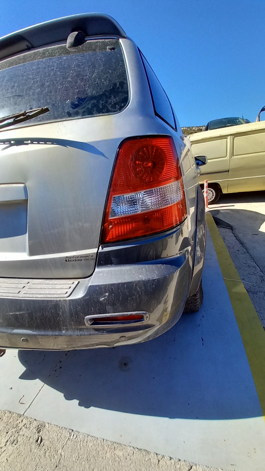 Φανάρια Πίσω Kia Sorento ’03 Προσφορά