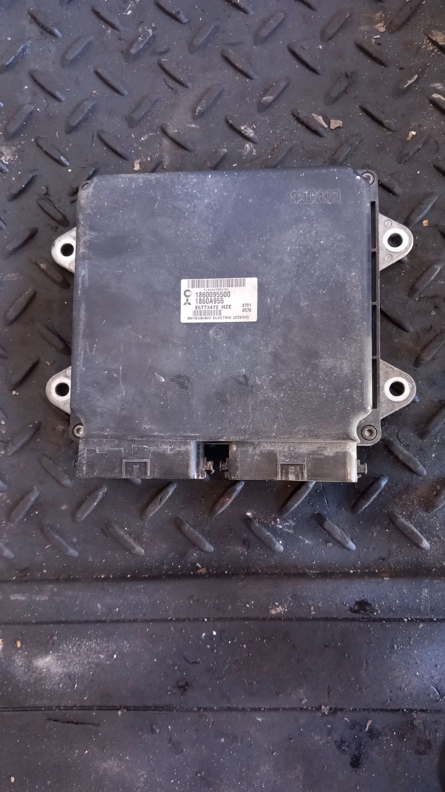 Εγκέφαλος Κινητήρα Σετ ( 1860095500 , 1860A955 ) Mitsubishi Colt ’08 Προσφορά