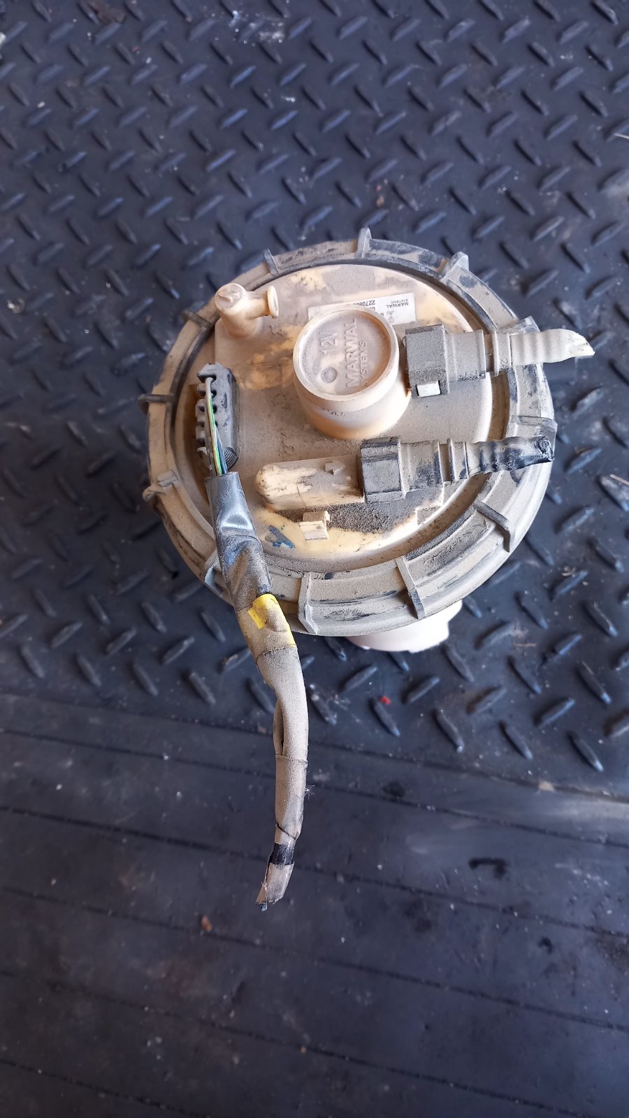 Αντλία Βενζίνης ( MN135000 , A4544700094 ) Mitsubishi Colt ’08 Προσφορά