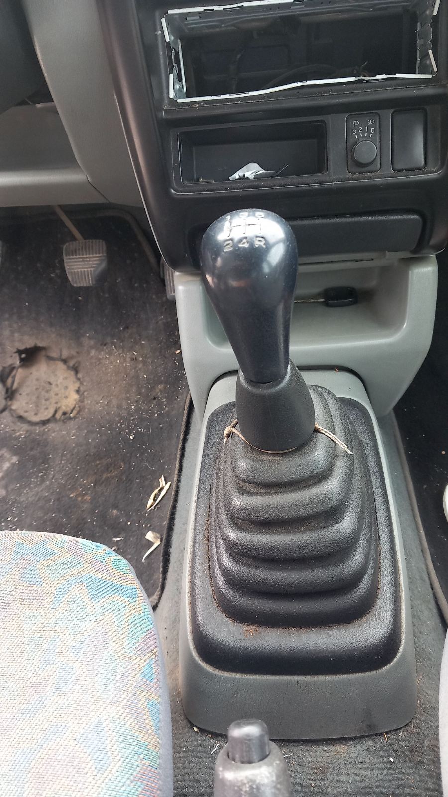 Λεβιές Ταχυτήτων Nissan Micra ’99 Προσφορά