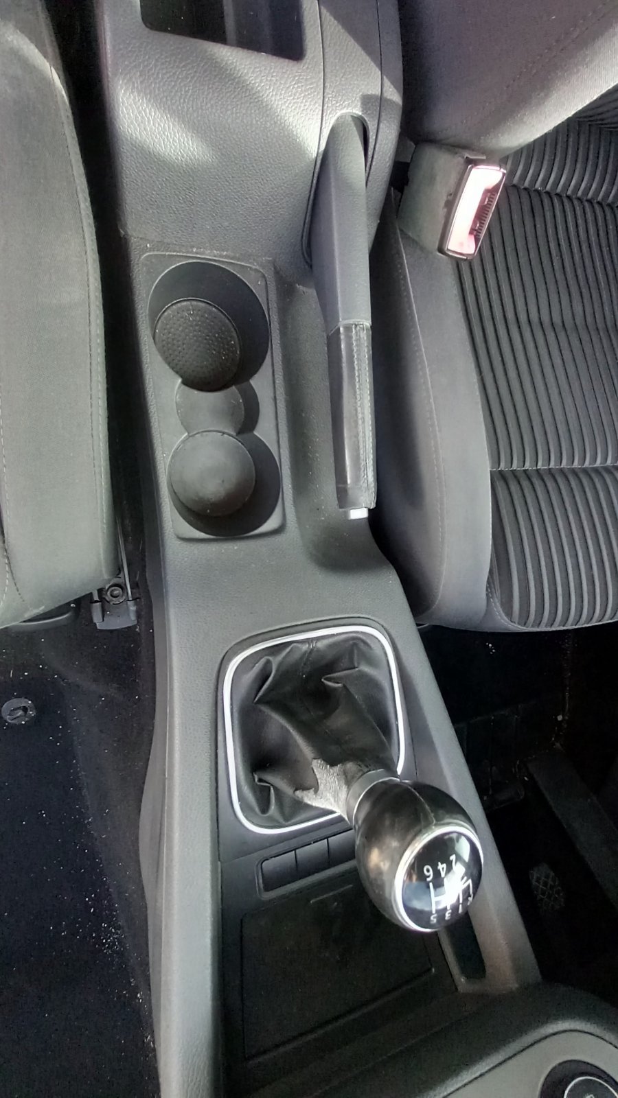 Κονσόλα Χειρόφρενου VW Golf 5 ’07 Προσφορά