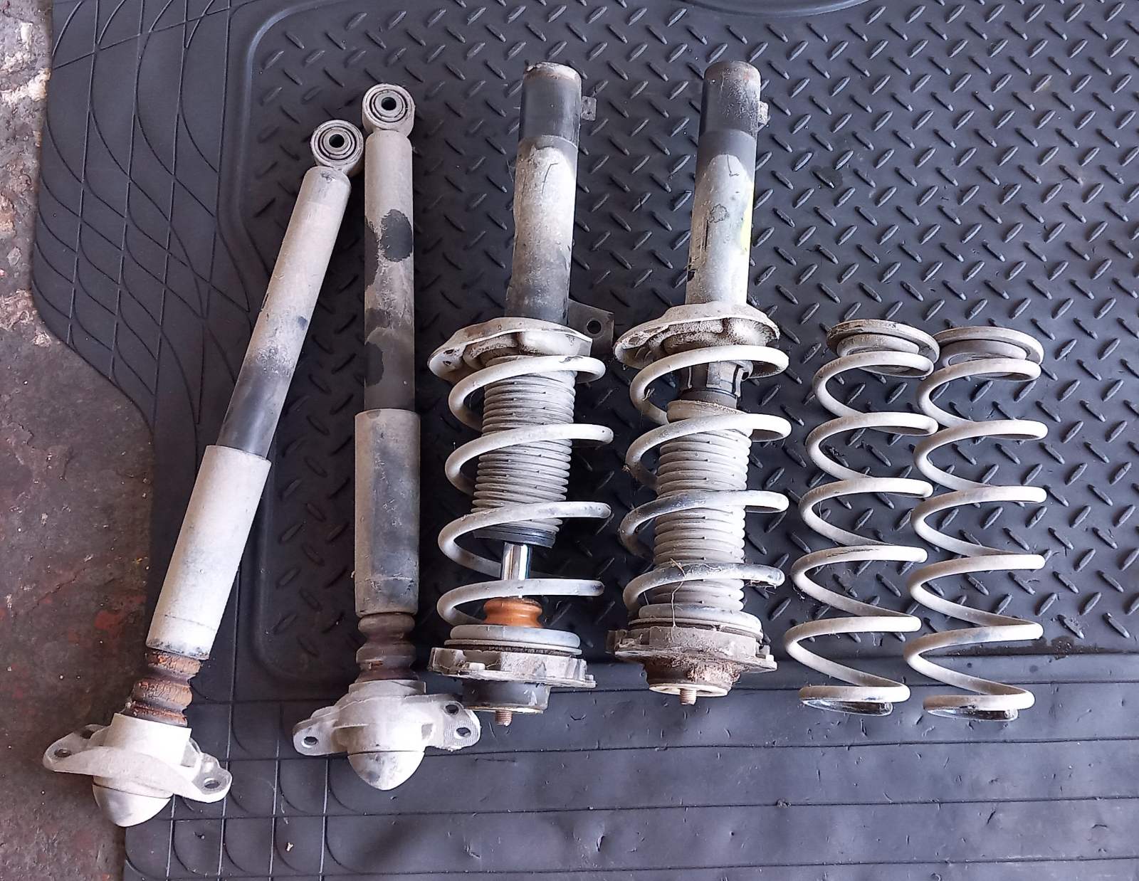 Αμορτισέρ VW Golf 5 TSI ’07 Προσφορά