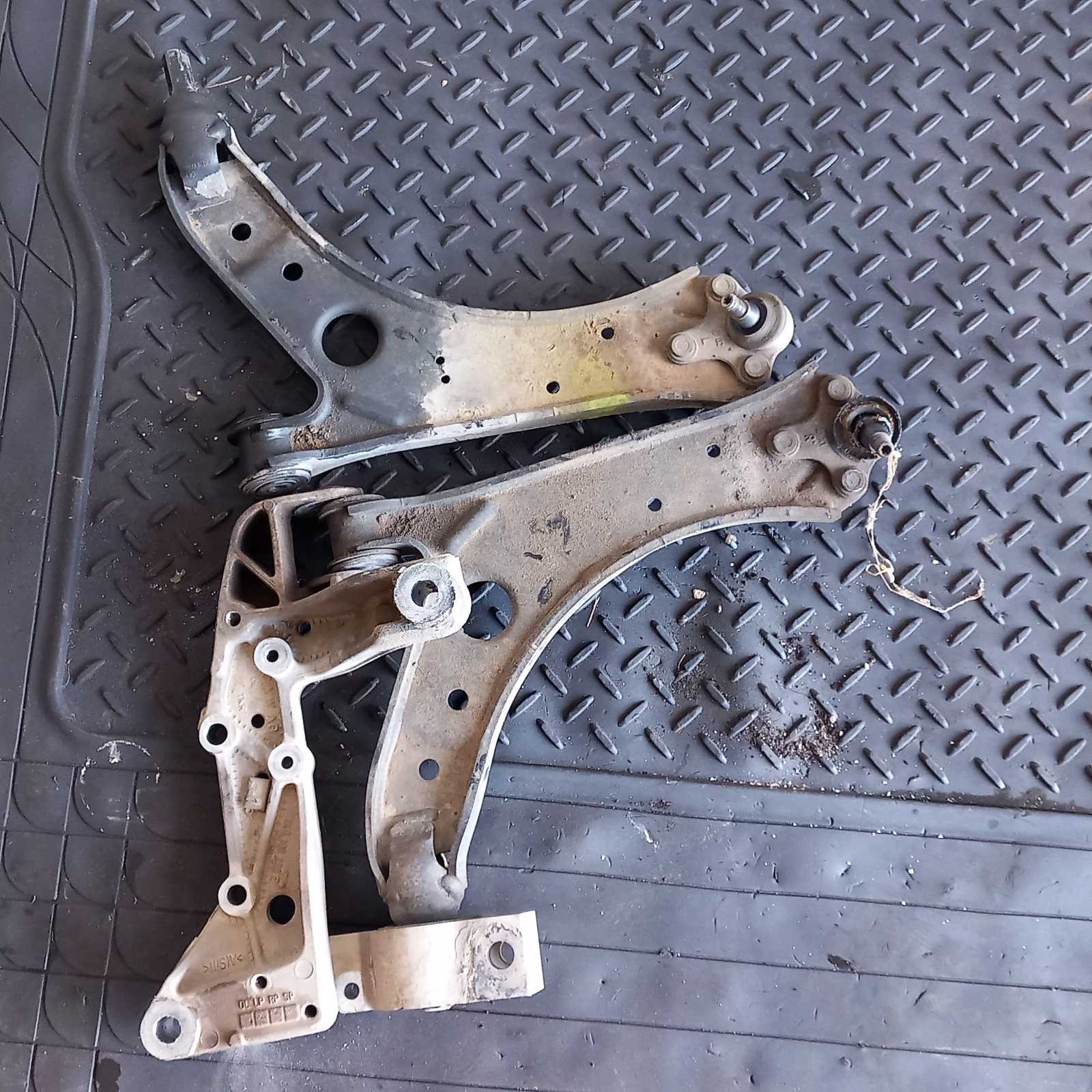 Ψαλίδια VW Golf 5 TSI ’07 Προσφορά