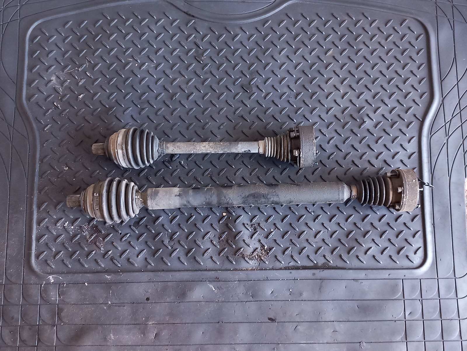 Ημιαξόνιο Αριστερό-Δεξί VW Golf 5 TSI ’07 Προσφορά