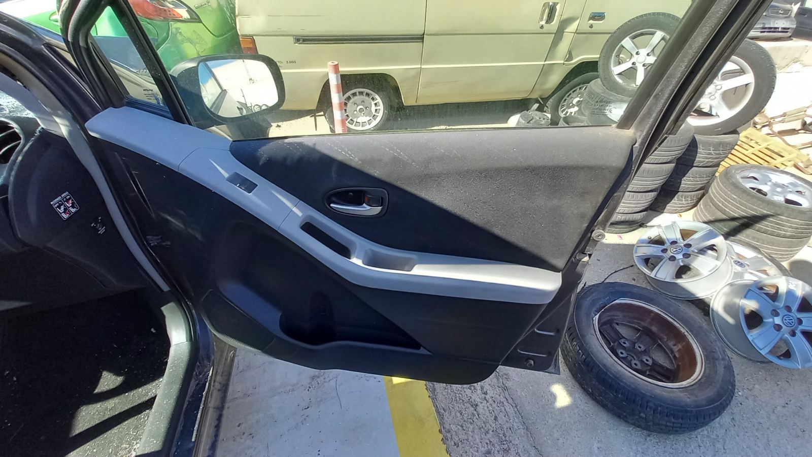 Πάνελ Πορτών Toyota Yaris ’07 Προσφορά