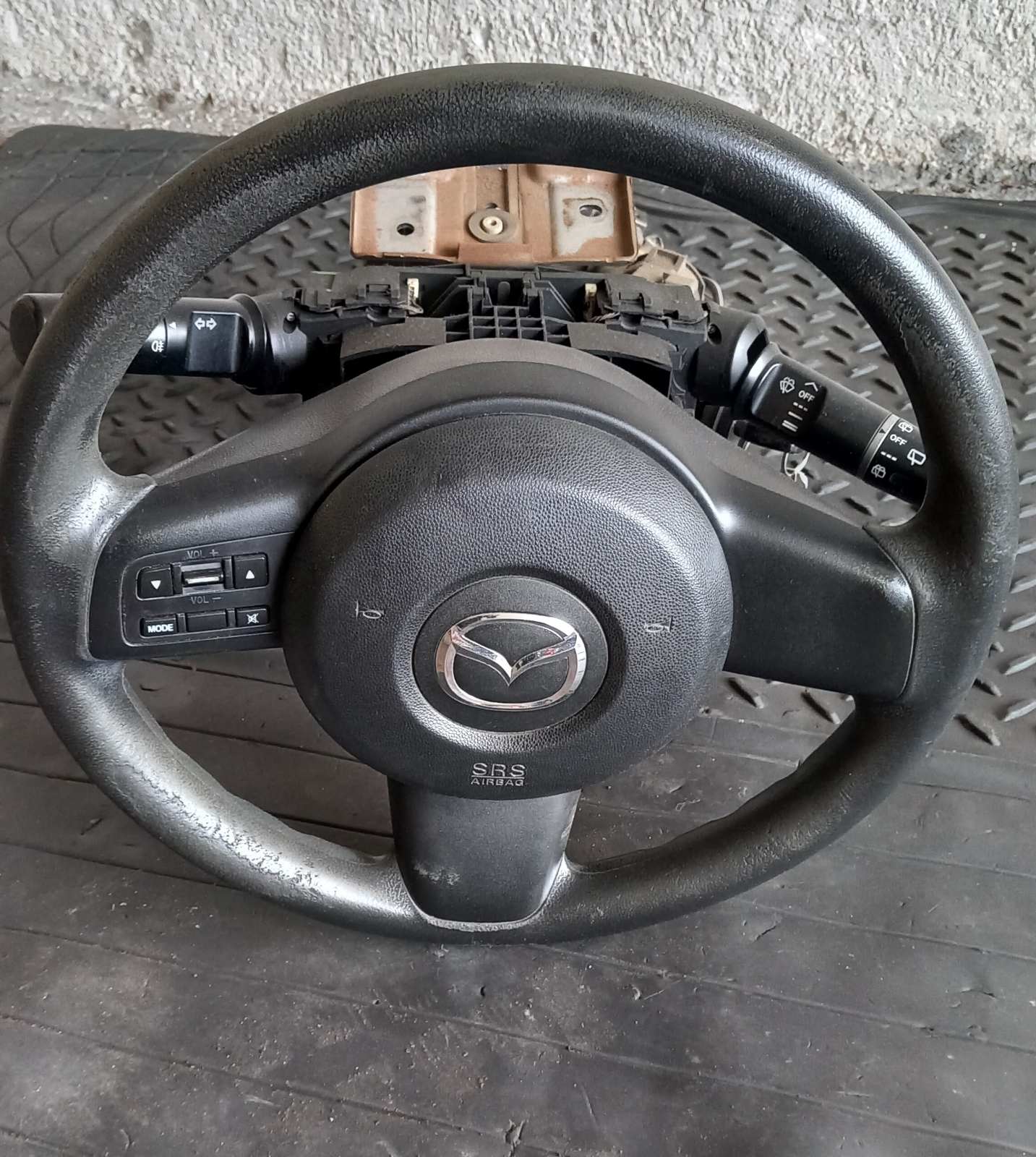 Τιμόνι (Βολάν) Mazda 2 ’08 Προσφορά