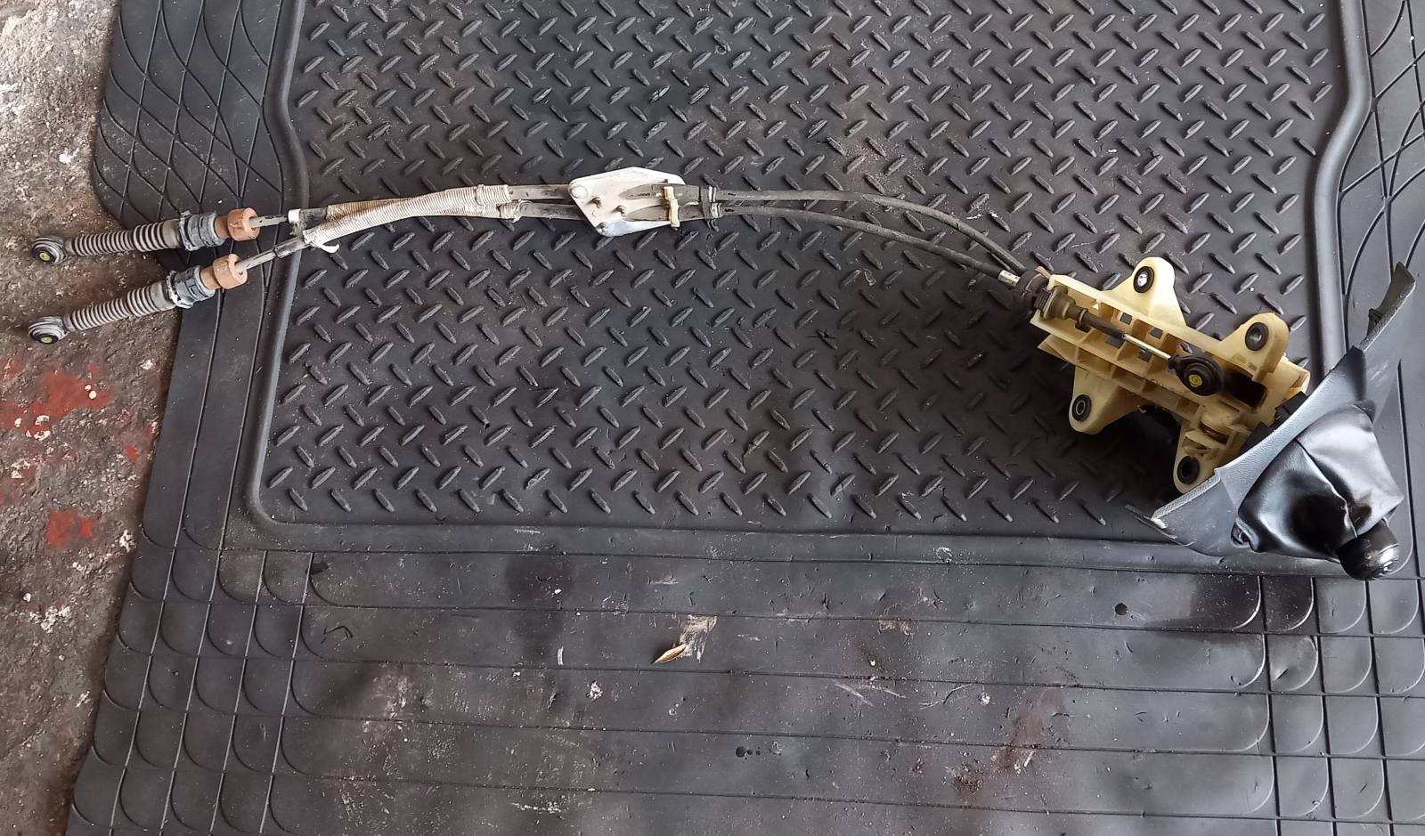 Λεβιές Ταχυτήτων Mazda 2 ’08 Προσφορά