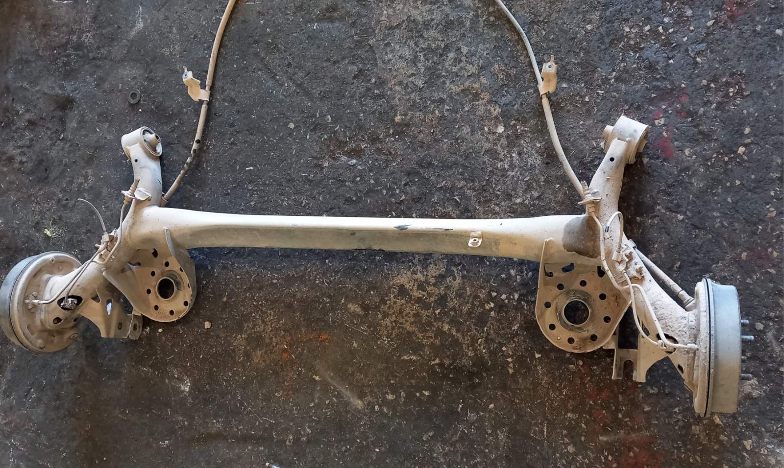 Άξονας Πίσω Toyota Yaris ’07 Προσφορά