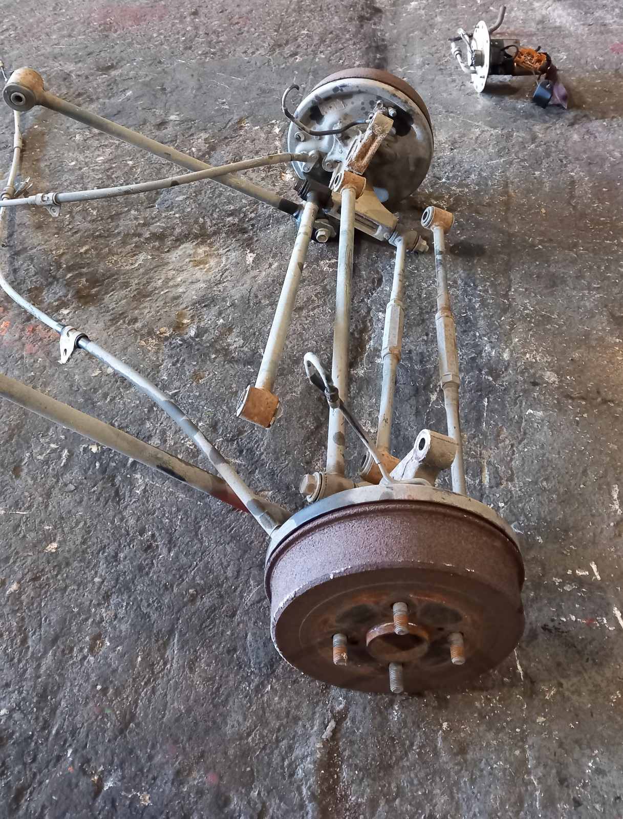 Ακραξόνια Πίσω Toyota Corolla ’99 Προσφορά