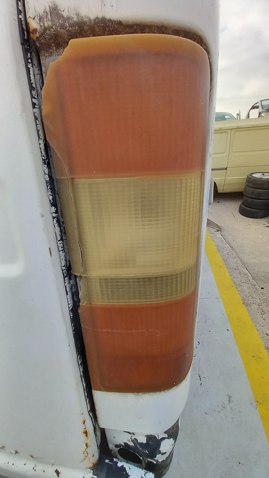 Φανάρια Πίσω Ford Transit ’89 Προσφορά