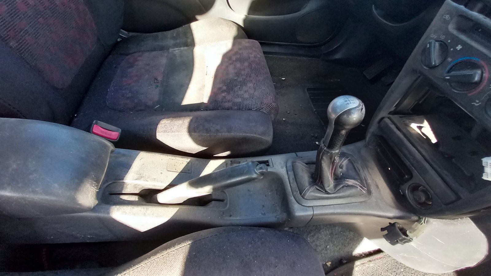 Χειρόφρενο Toyota Corolla ’00 Προσφορά