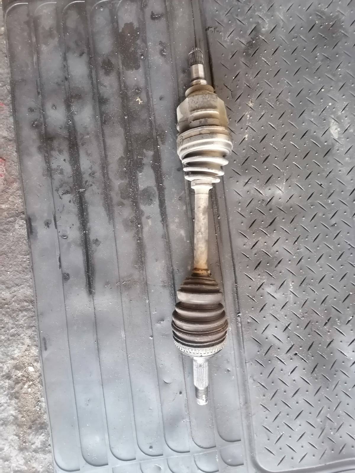 Ημιαξόνιο Αριστερό-Δεξί Toyota Corolla ’00 Προσφορά