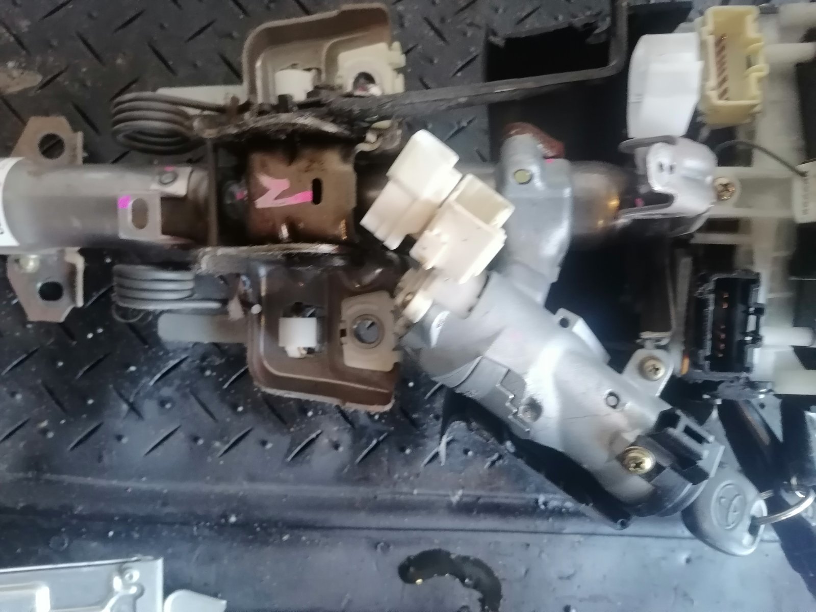 Κλειδαριά Μίζας Toyota Corolla ’00 Προσφορά