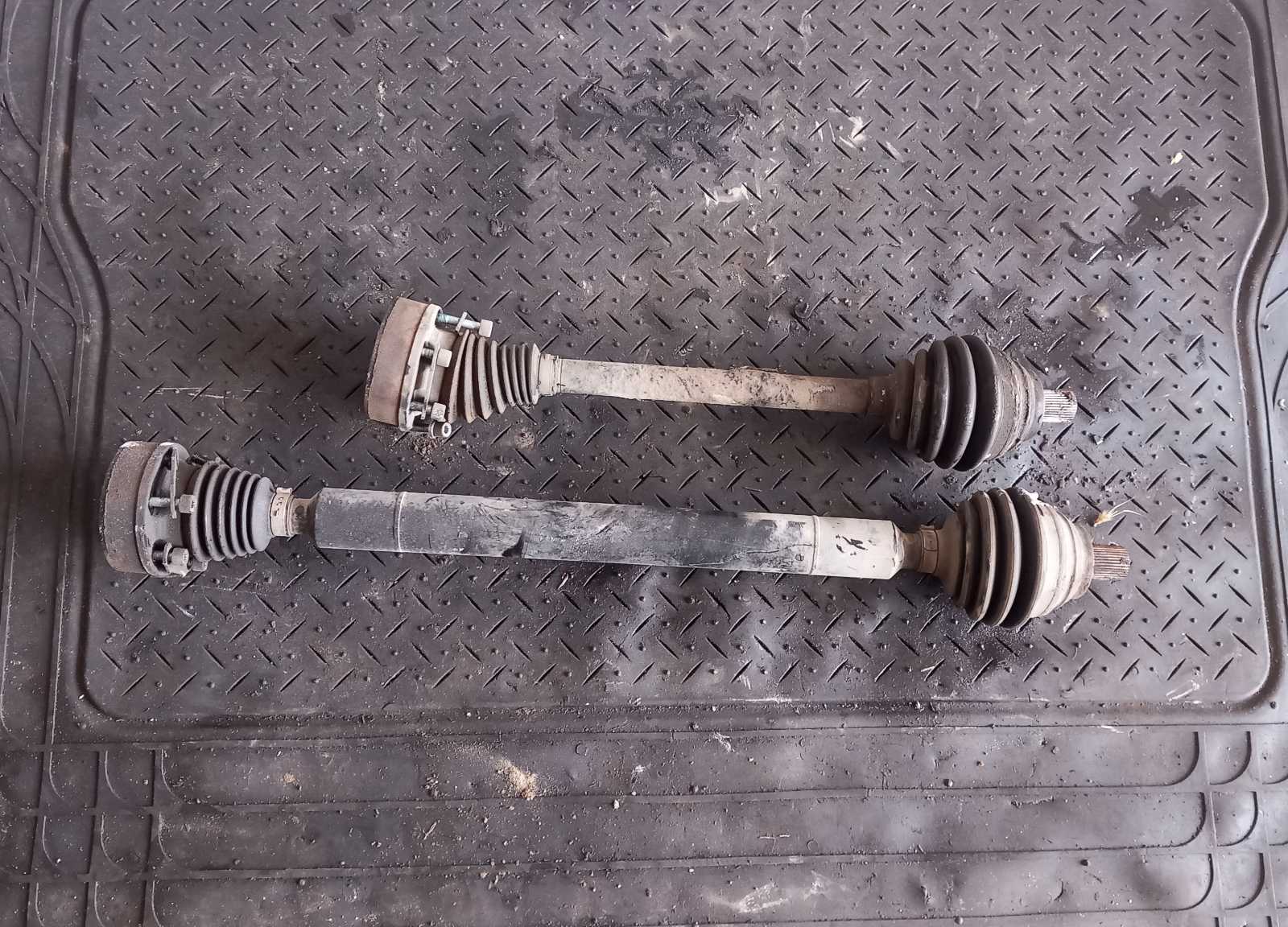 Ημιαξόνιο Αριστερό-Δεξί VW Golf 5 ’05 Προσφορά