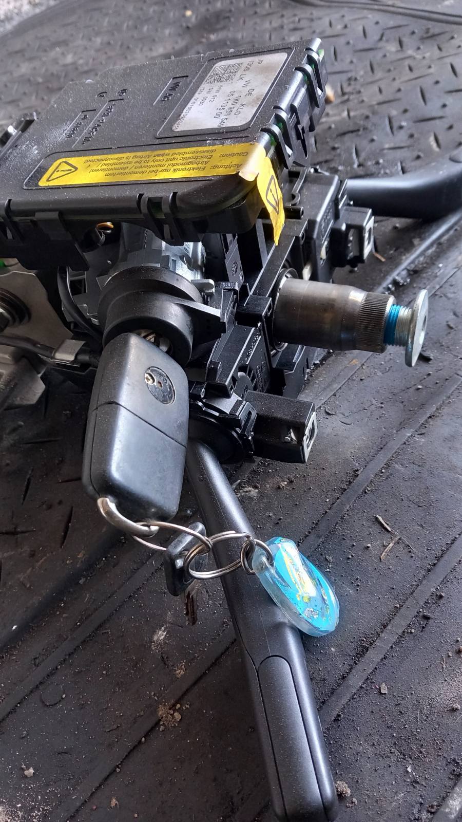 Κλειδαριά Μίζας VW Golf 5 ’05 Προσφορά