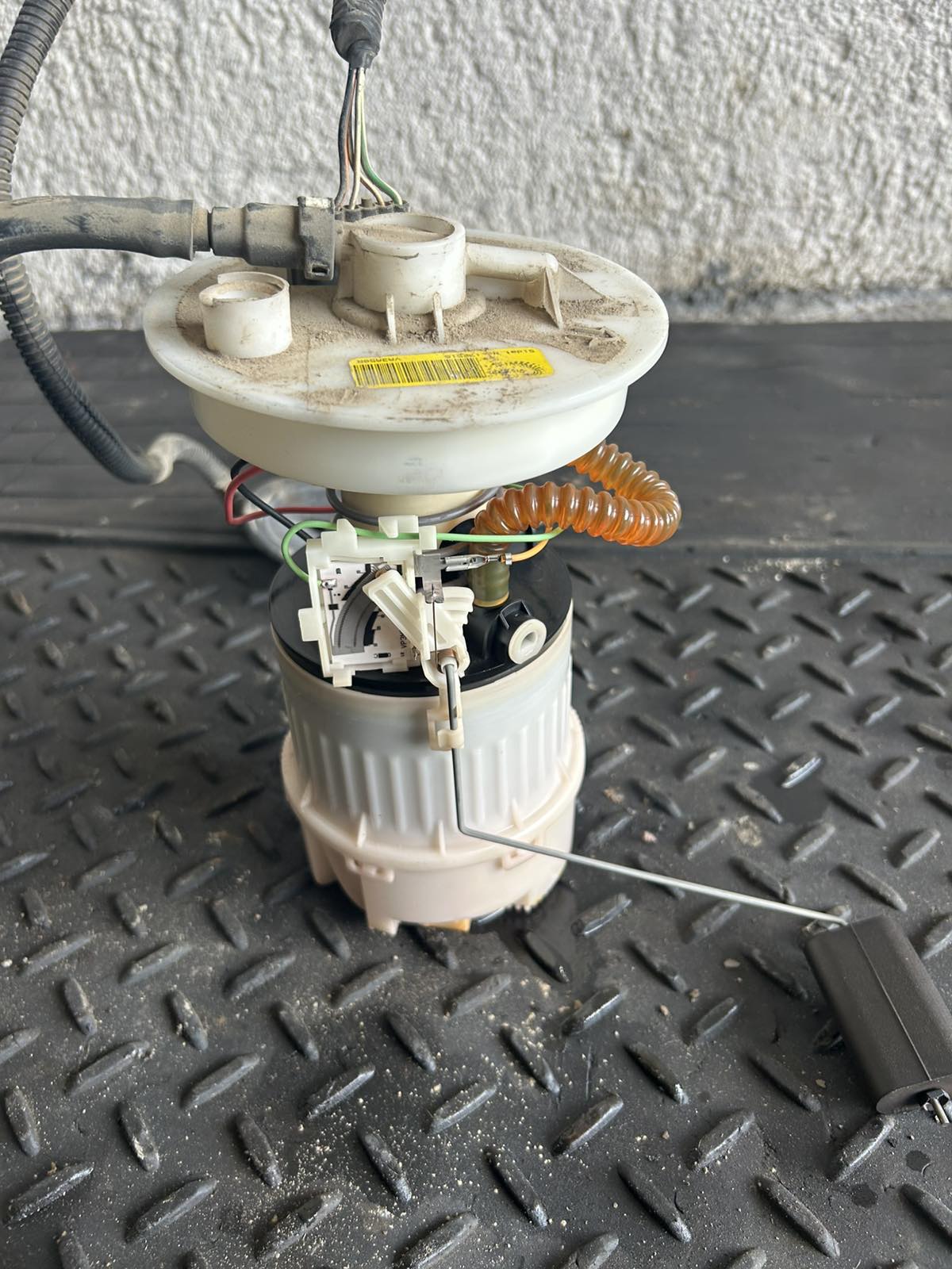 Αντλία Βενζίνης Volvo C30 ’08 Προσφορά