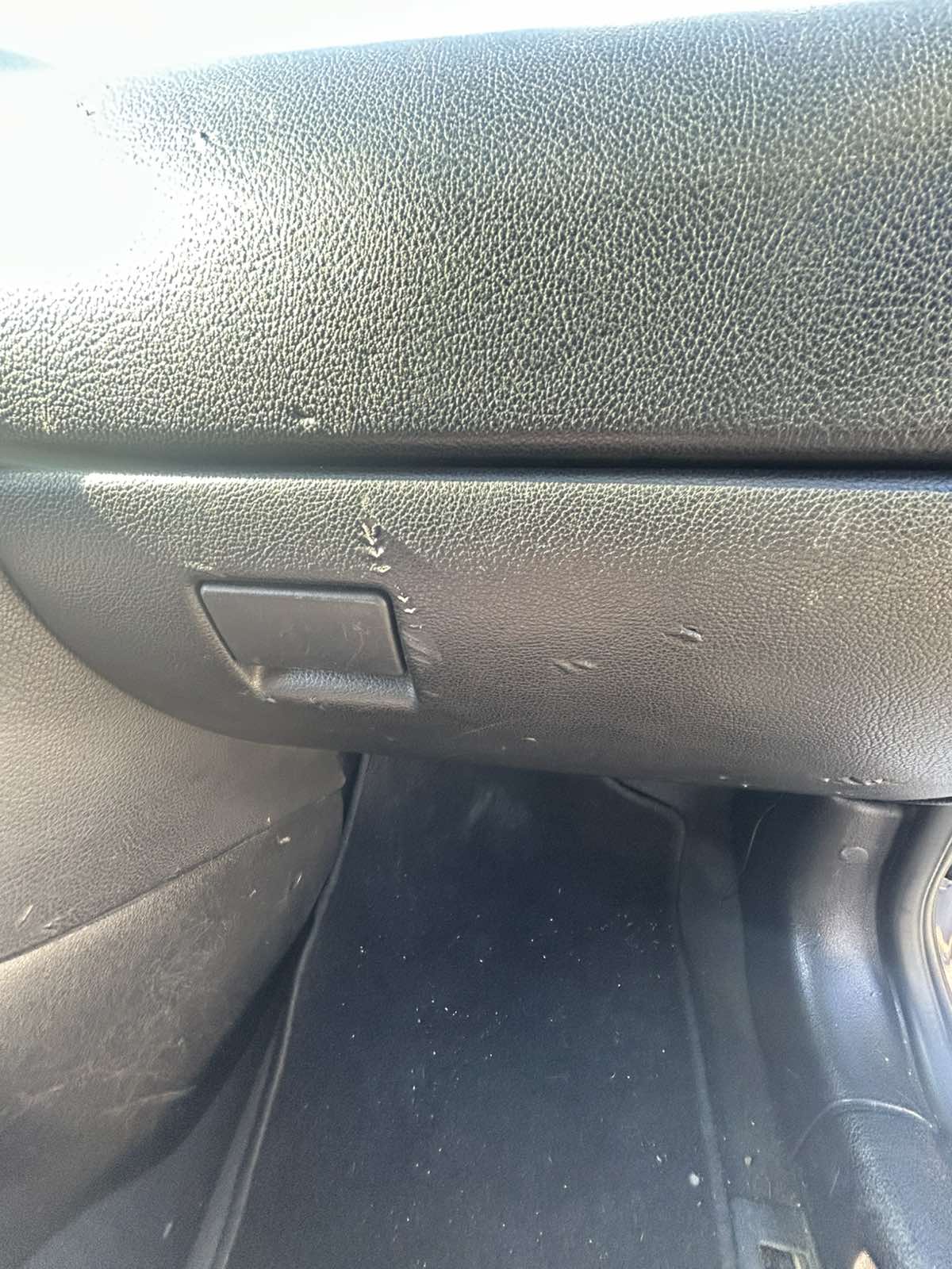 Ντουλαπάκι Opel Astra ’04 Προσφορά