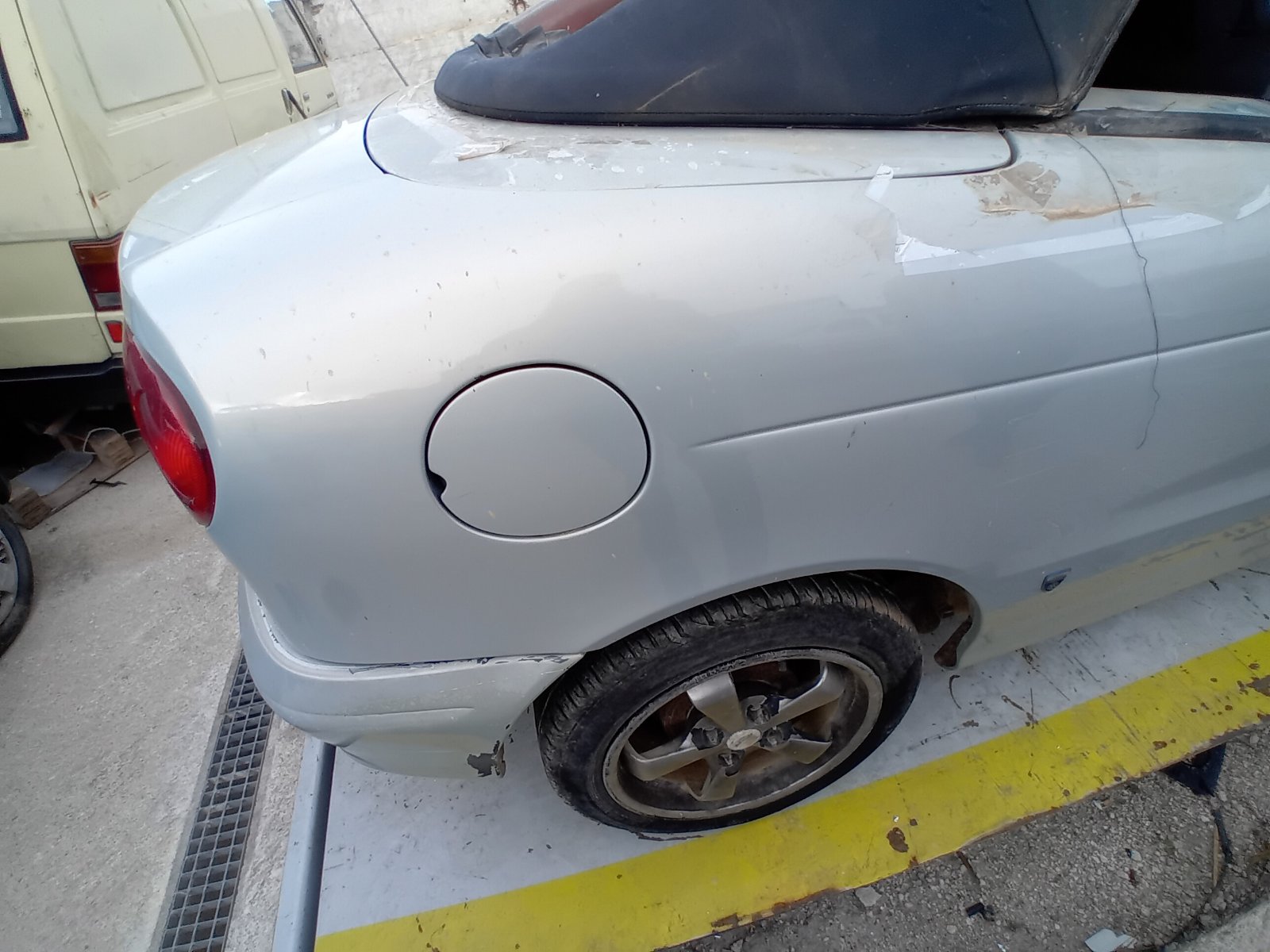 Πορτάκι Ρεζερβουάρ Renault Megane Cabrio ’01 Προσφορά