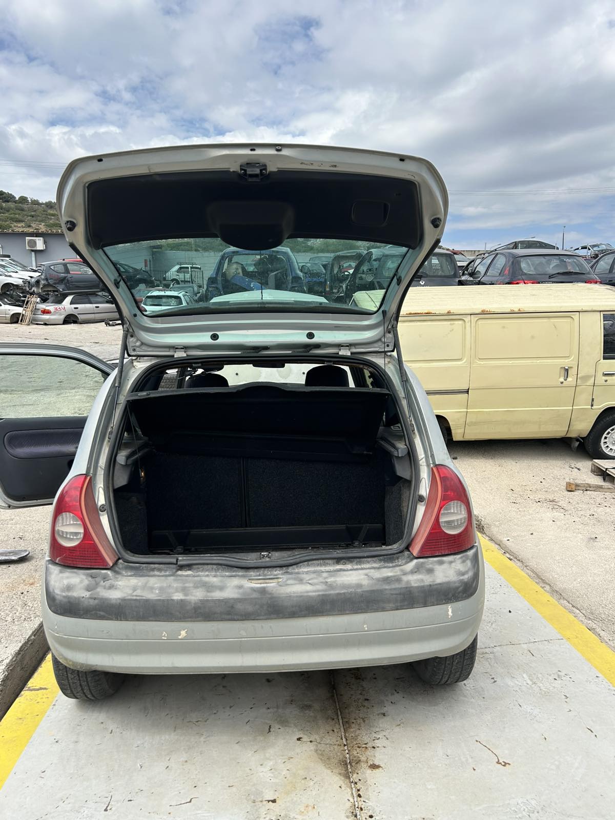 Εταζέρα Renault Clio ’03 Προσφορά