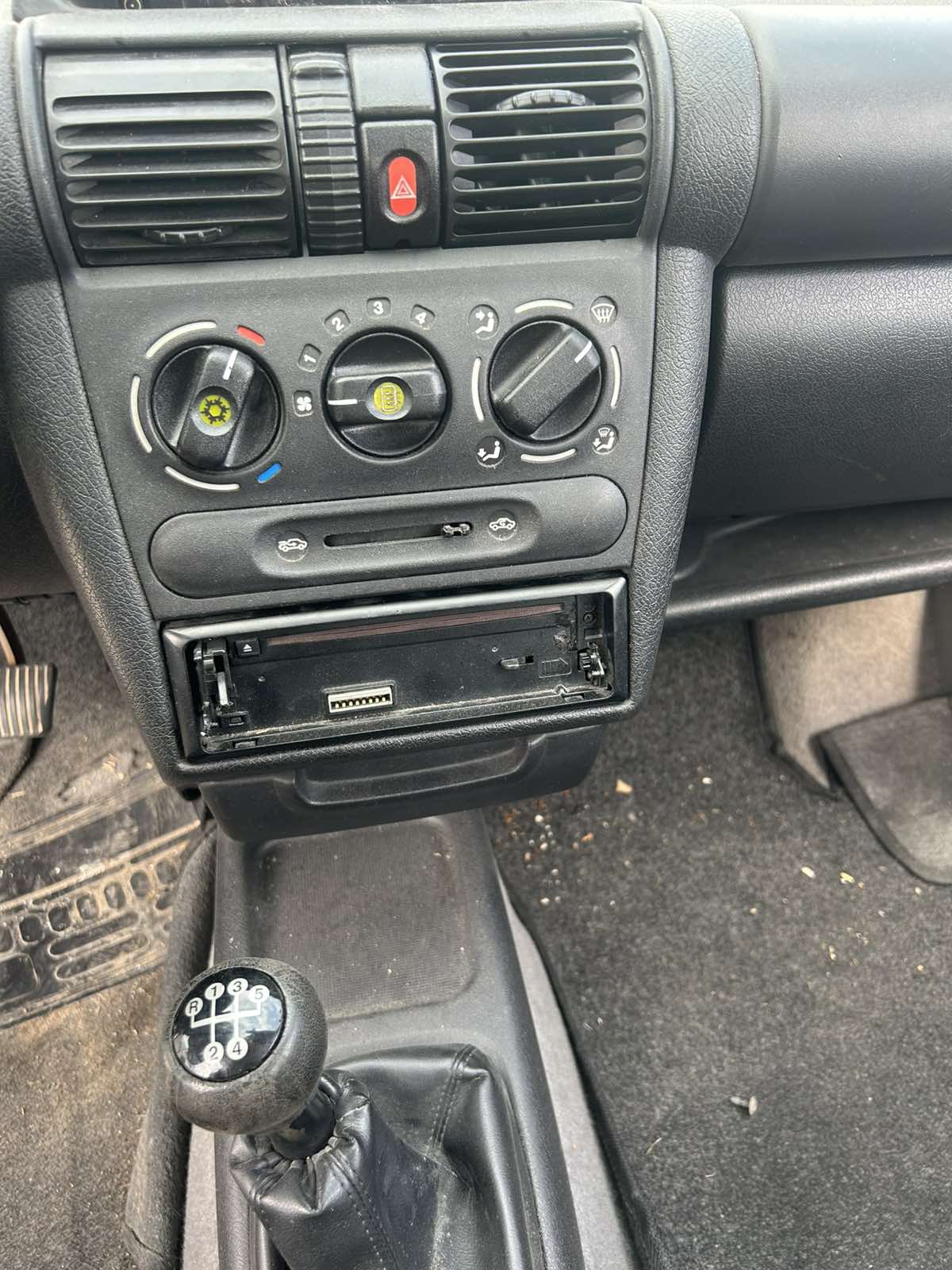 Κονσόλα Κεντρική Opel Corsa B ’98