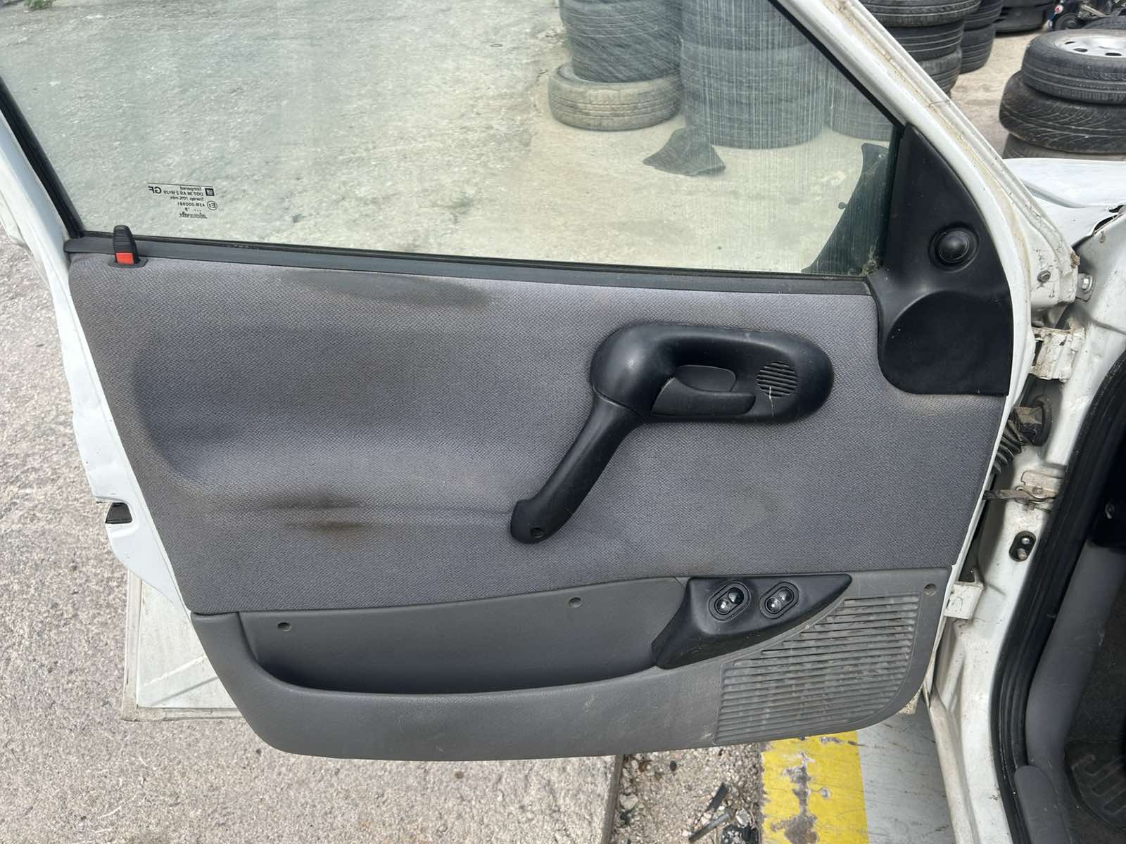 Μεντεσέδες Opel Corsa B ’98