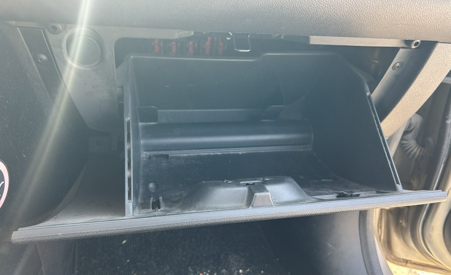 Ντουλαπάκι Συνοδηγού Ford Fiesta ’05