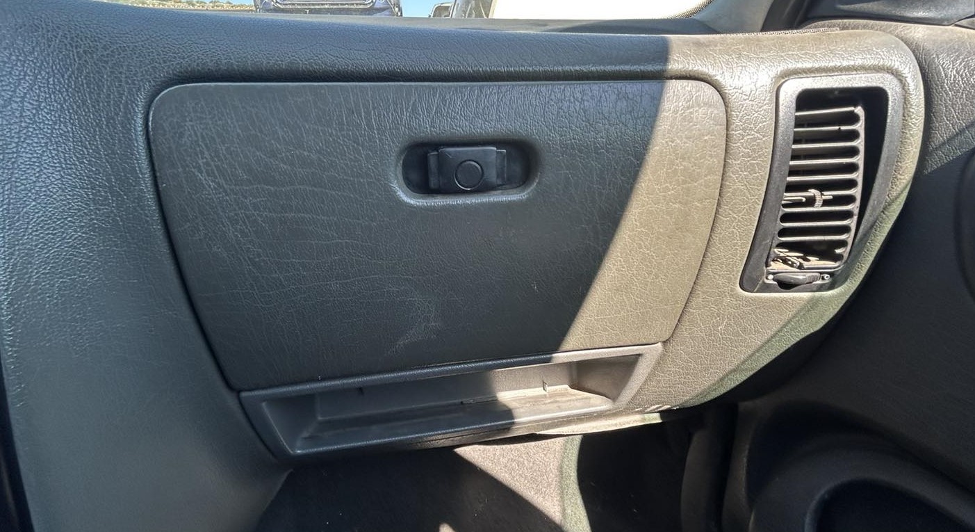 Ντουλαπάκι Συνοδηγού VW Polo ’96