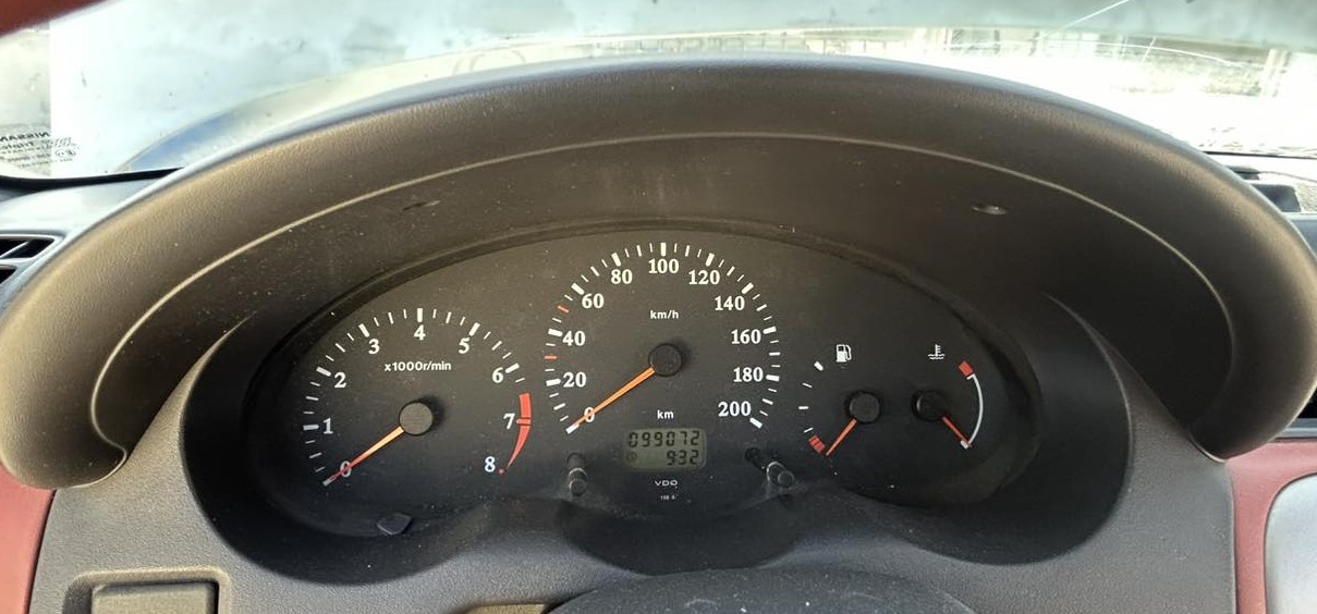 Καντράν – Κοντέρ Nissan Micra ’01