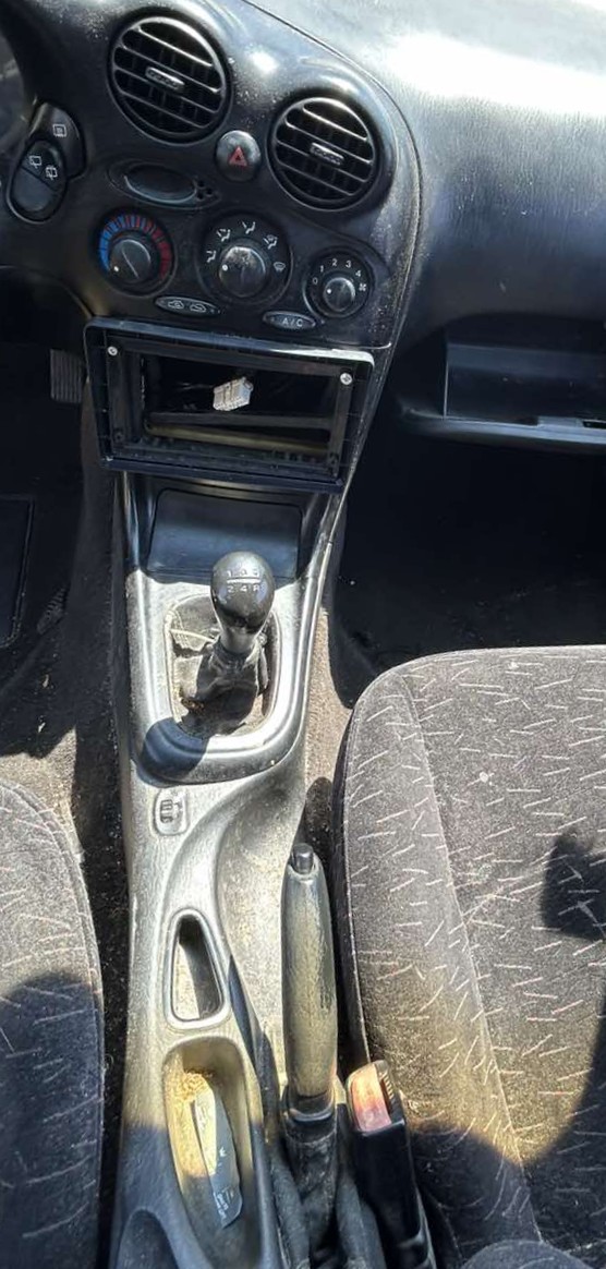 Λεβιές Ταχυτήτων Hyundai Coupe ’97