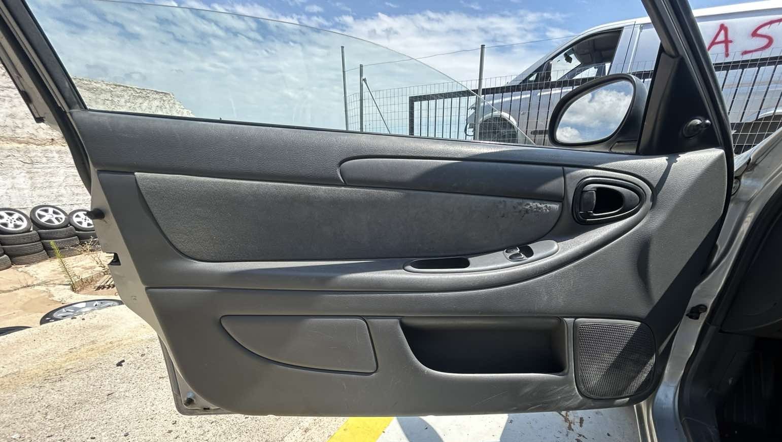 Ταπετσαρία Πορτών Daewoo Lanos ’01
