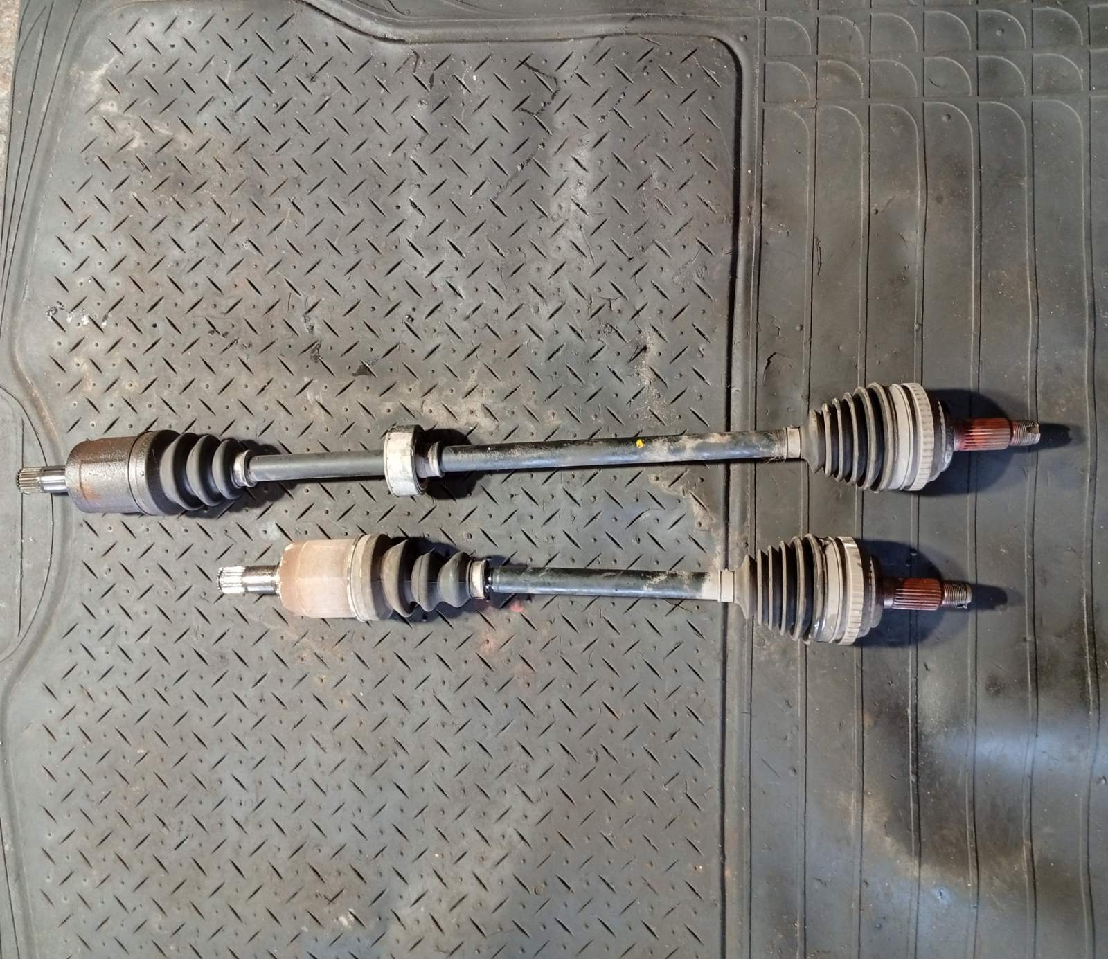 Ημιαξόνιο Αριστερό-Δεξί Honda Civic ‘01