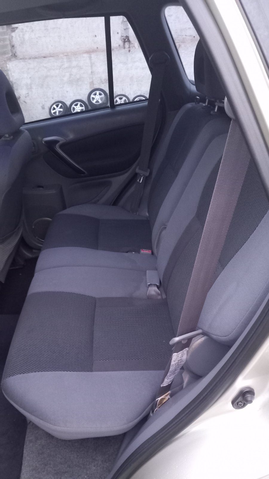 Καθίσματα κομπλέ Toyota Rav4 ’00 Προσφορά.