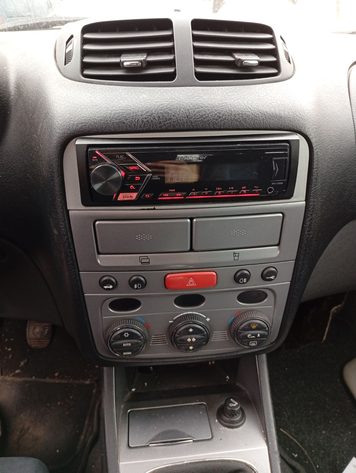 Χειριστήρια κλιματισμού Alfa Romeo 147 ’05.