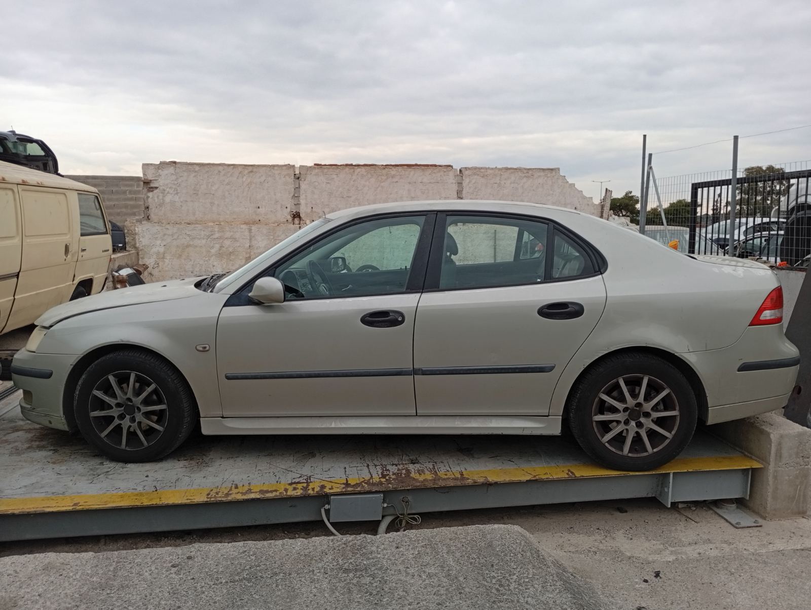 Φινιστρίνια Πίσω Saab 9-3 ’05.