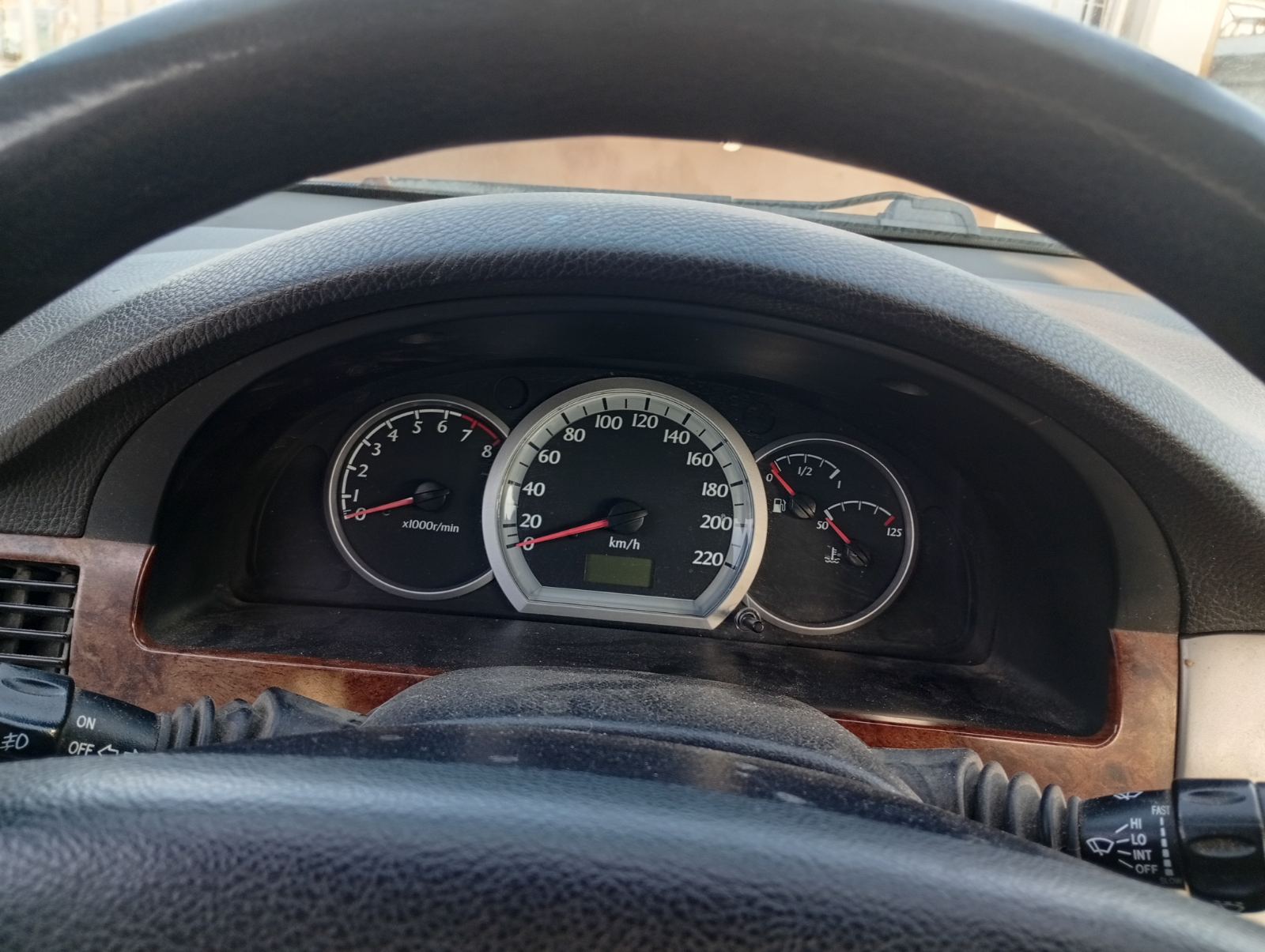 Κοντέρ Daewoo Nubira ’04.