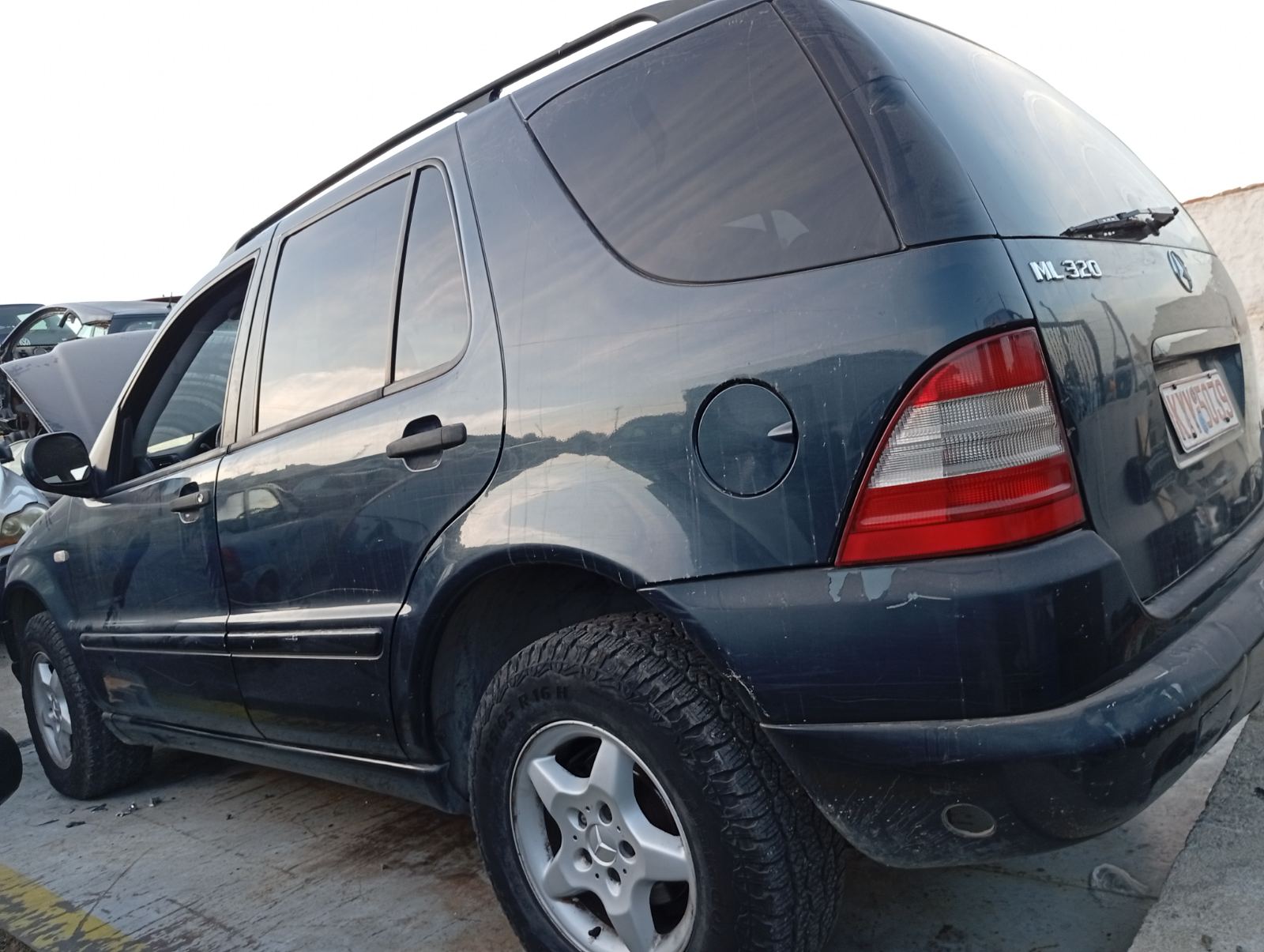 Φινιστρίνια Mercedes-Benz ML 320 ’00 Προσφορά 60 Ευρώ.