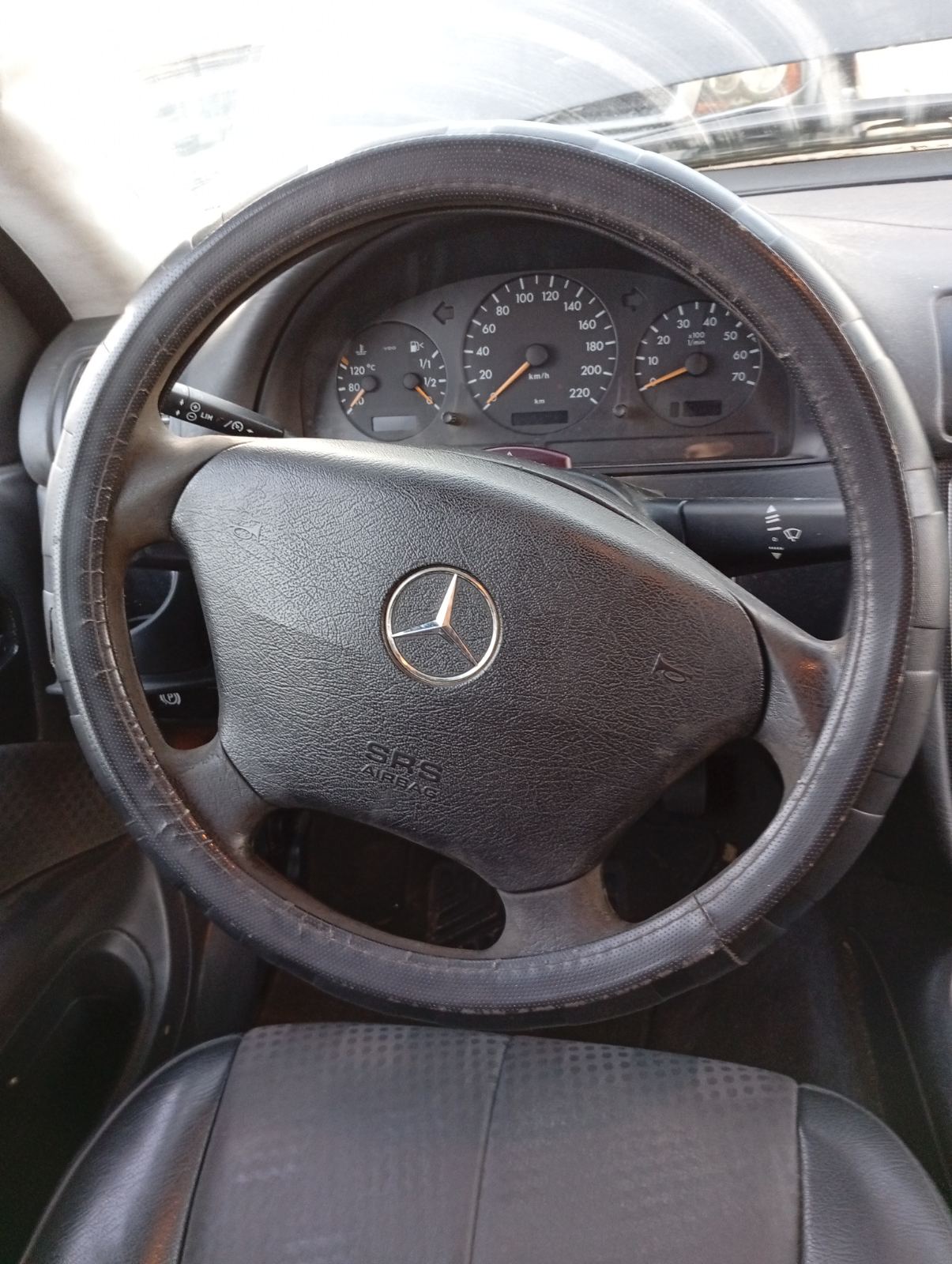 Τιμόνι – Βολάν Mercedes-Benz ML 320 ’00 Προσφορά 75 Ευρώ ( χωρίς αερόσακο ) .
